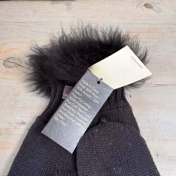 UGG FINGERLESS KNIT GLOVES WITH FUR - Picture 3 of 9